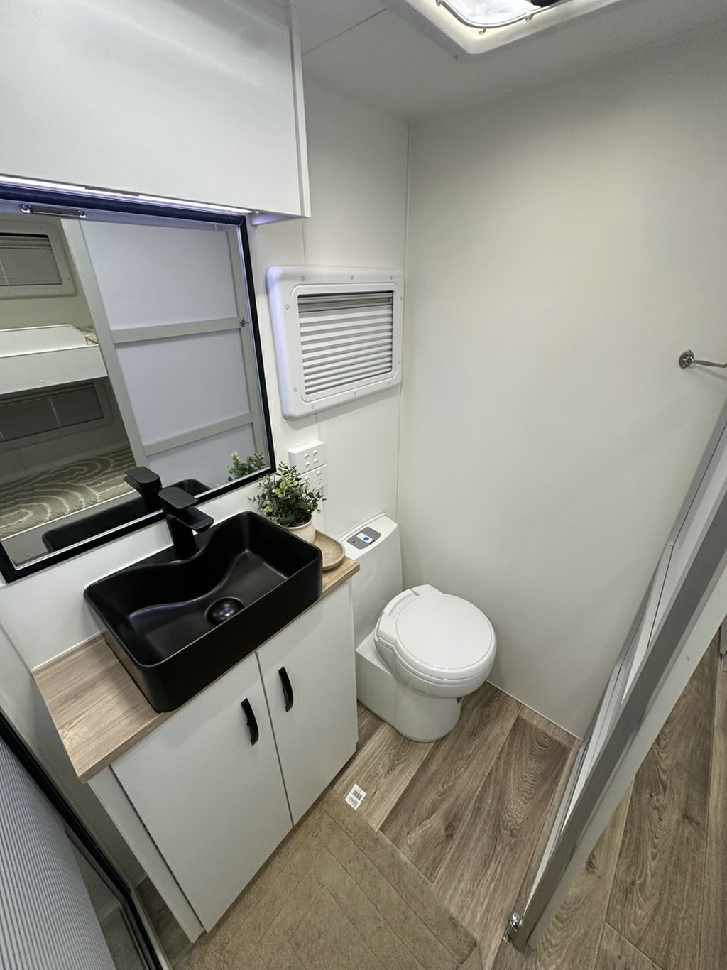NEW 2026 LEADER CARAVANS GOLD LE CARAVAN 2 AXLE