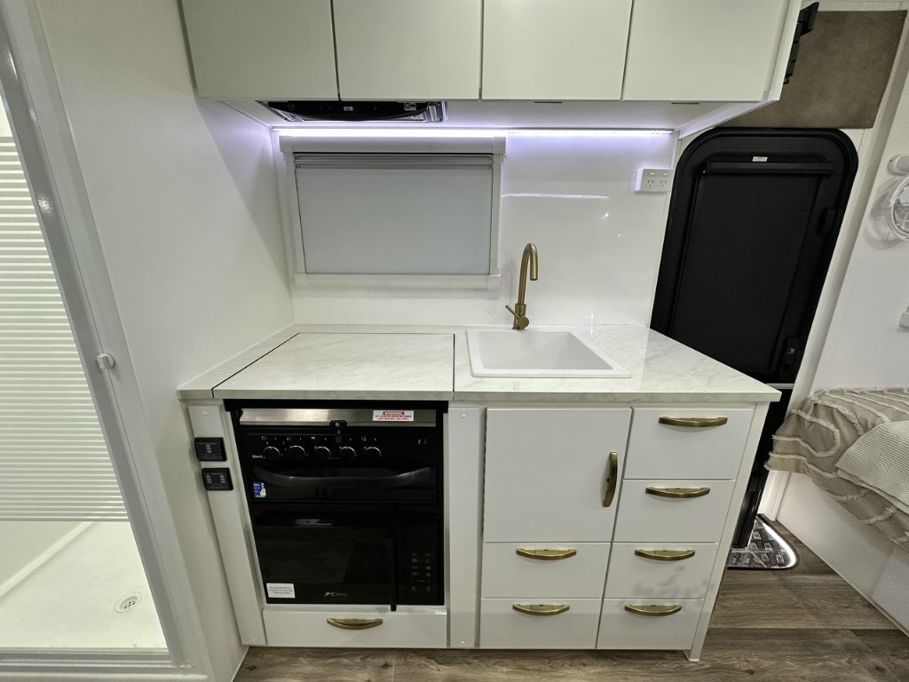NEW 2026 LEADER CARAVANS GOLD LE CARAVAN 2 AXLE