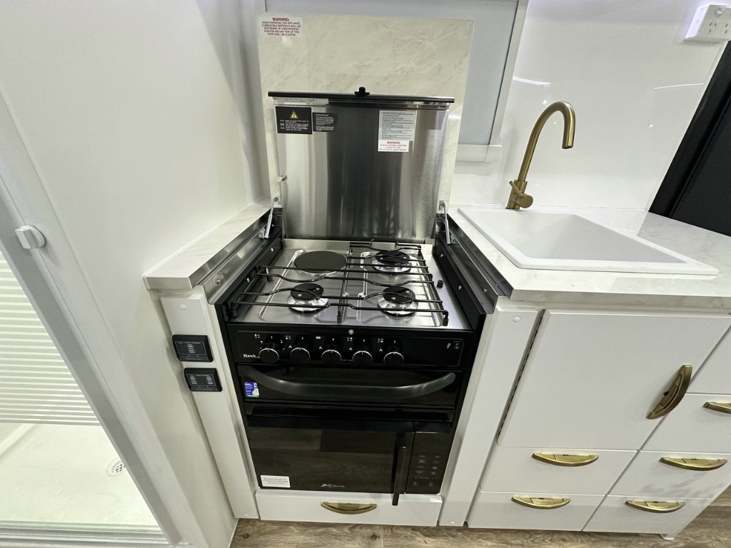 NEW 2026 LEADER CARAVANS GOLD LE CARAVAN 2 AXLE