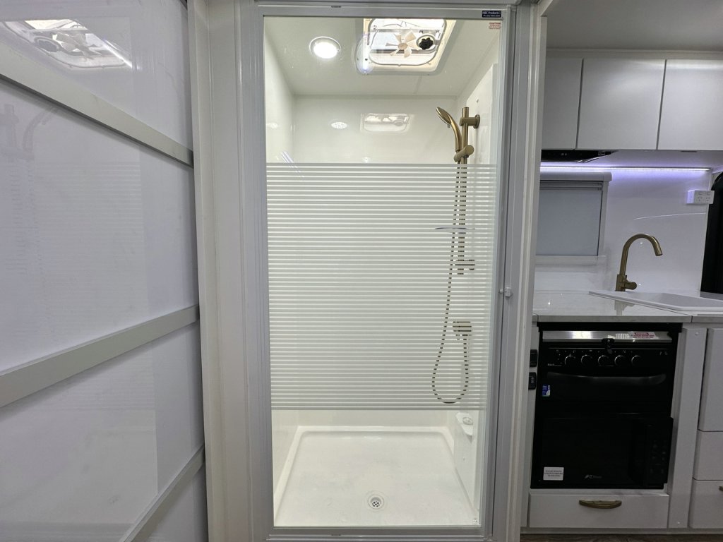 NEW 2026 LEADER CARAVANS GOLD LE CARAVAN 2 AXLE