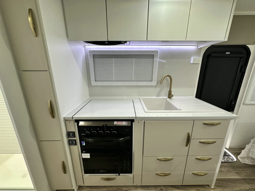 NEW 2026 LEADER CARAVANS GOLD LE CARAVAN 2 AXLE
