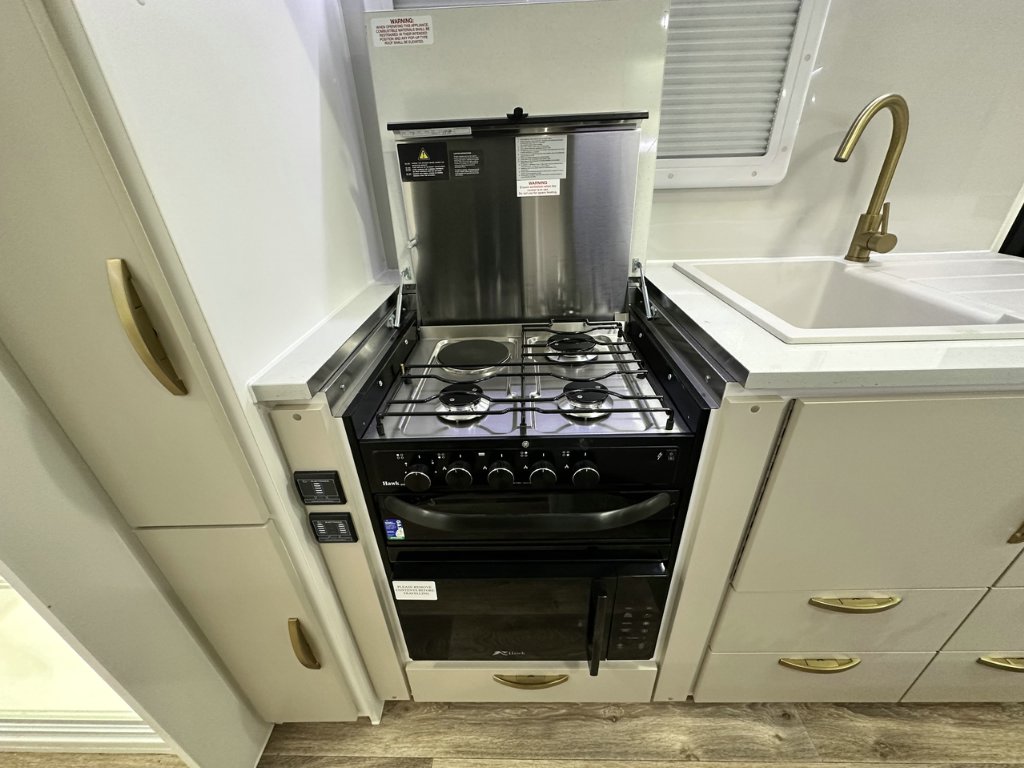 NEW 2026 LEADER CARAVANS GOLD LE CARAVAN 2 AXLE