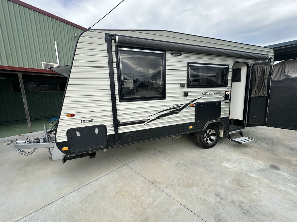 USED 2017 EMPIRE EMPEROR CARAVAN 1 AXLE