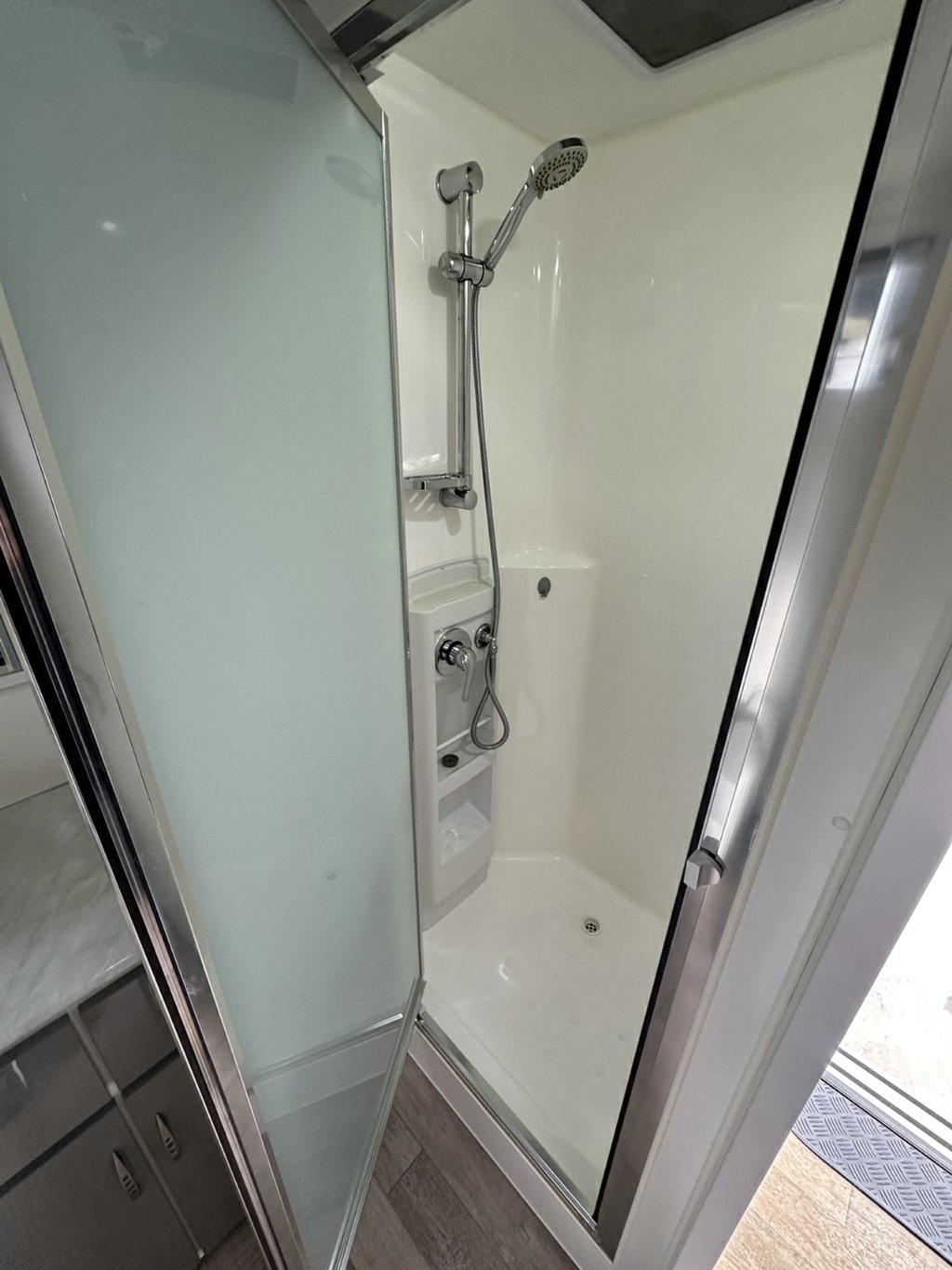 USED 2017 EMPIRE EMPEROR CARAVAN 1 AXLE