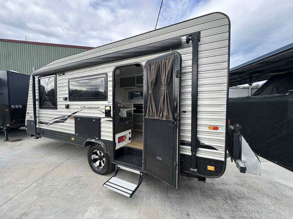 USED 2017 EMPIRE EMPEROR CARAVAN 1 AXLE