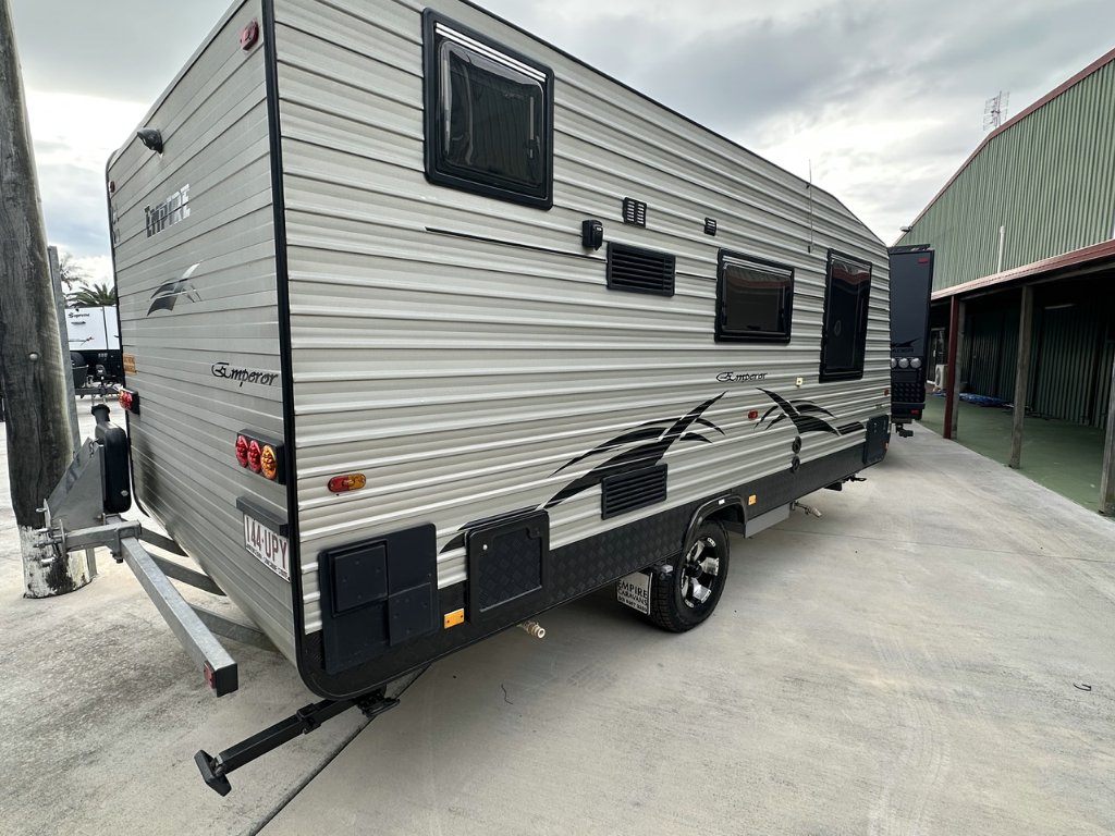 USED 2017 EMPIRE EMPEROR CARAVAN 1 AXLE
