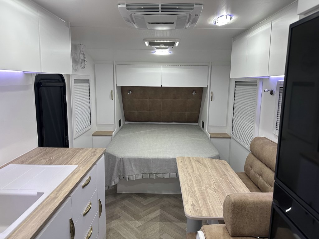 USED 2026 LEADER CARAVANS GOLD LE CARAVAN 2 AXLE