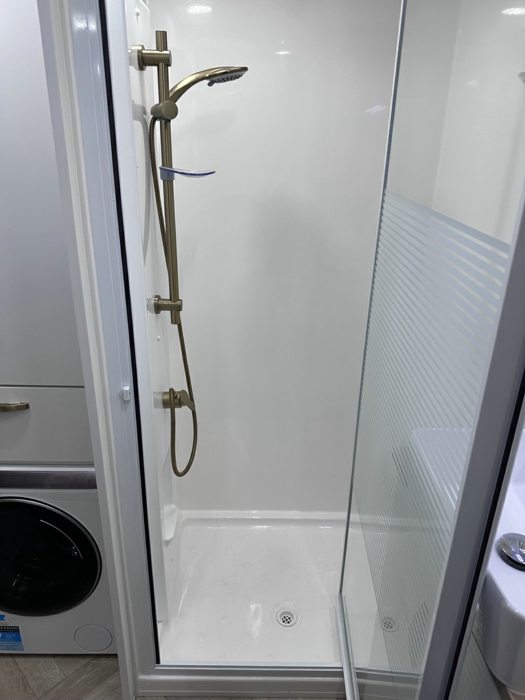 USED 2026 LEADER CARAVANS GOLD LE CARAVAN 2 AXLE