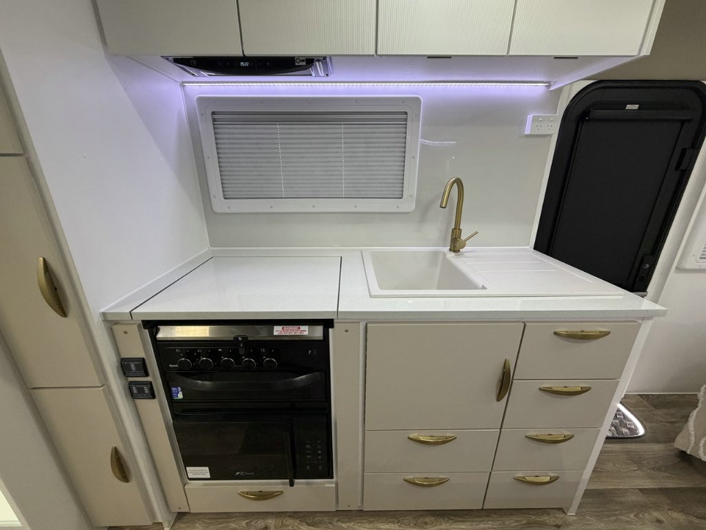 NEW 2026 LEADER CARAVANS GOLD LE CARAVAN 2 AXLE