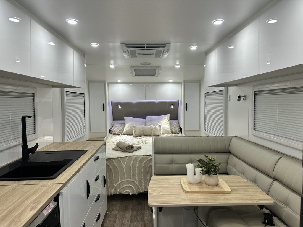 NEW 2026 SUPREME EXECUTIVE CARAVAN 2 AXLE