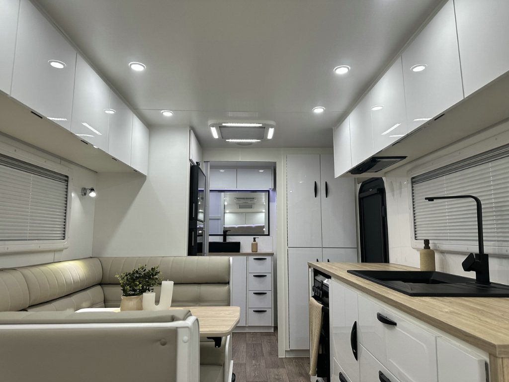 NEW 2026 SUPREME EXECUTIVE CARAVAN 2 AXLE