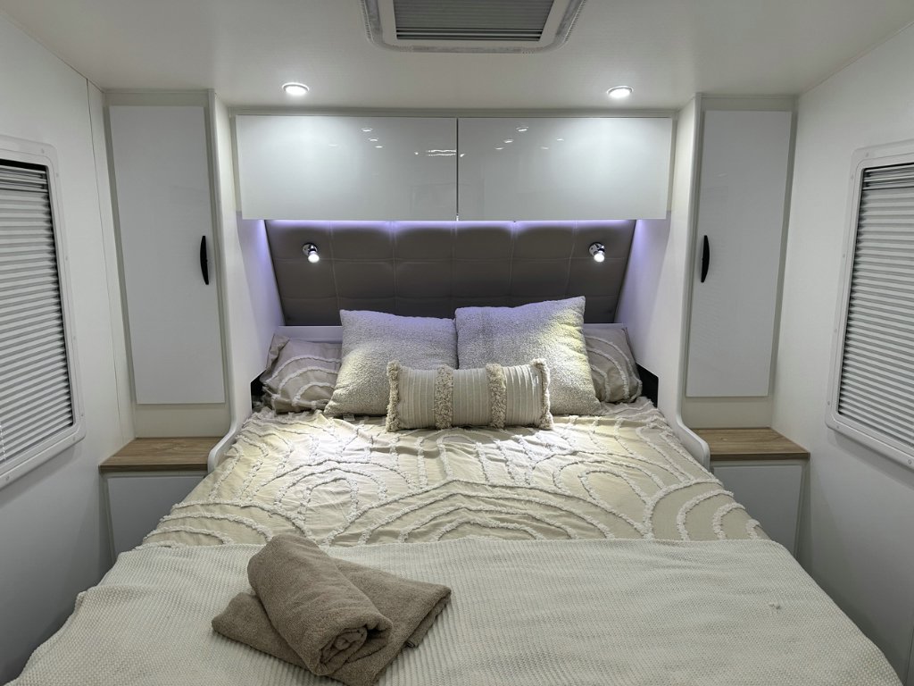 NEW 2026 SUPREME EXECUTIVE CARAVAN 2 AXLE