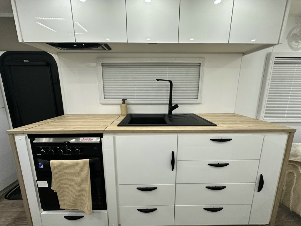 NEW 2026 SUPREME EXECUTIVE CARAVAN 2 AXLE