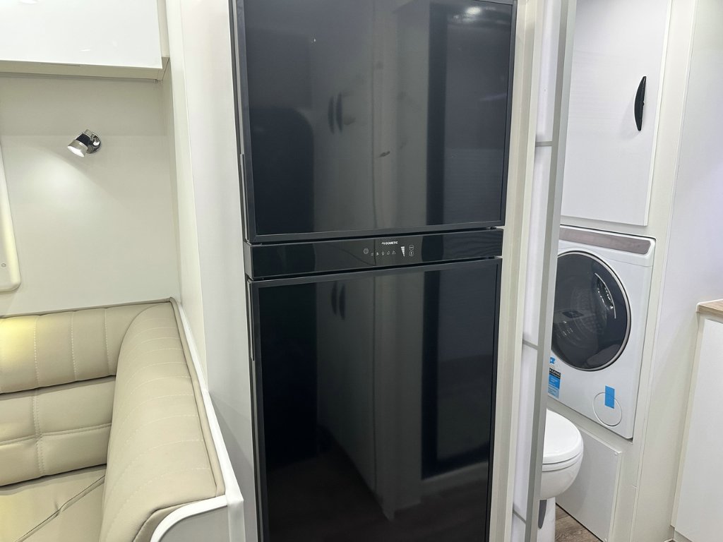 NEW 2026 SUPREME EXECUTIVE CARAVAN 2 AXLE
