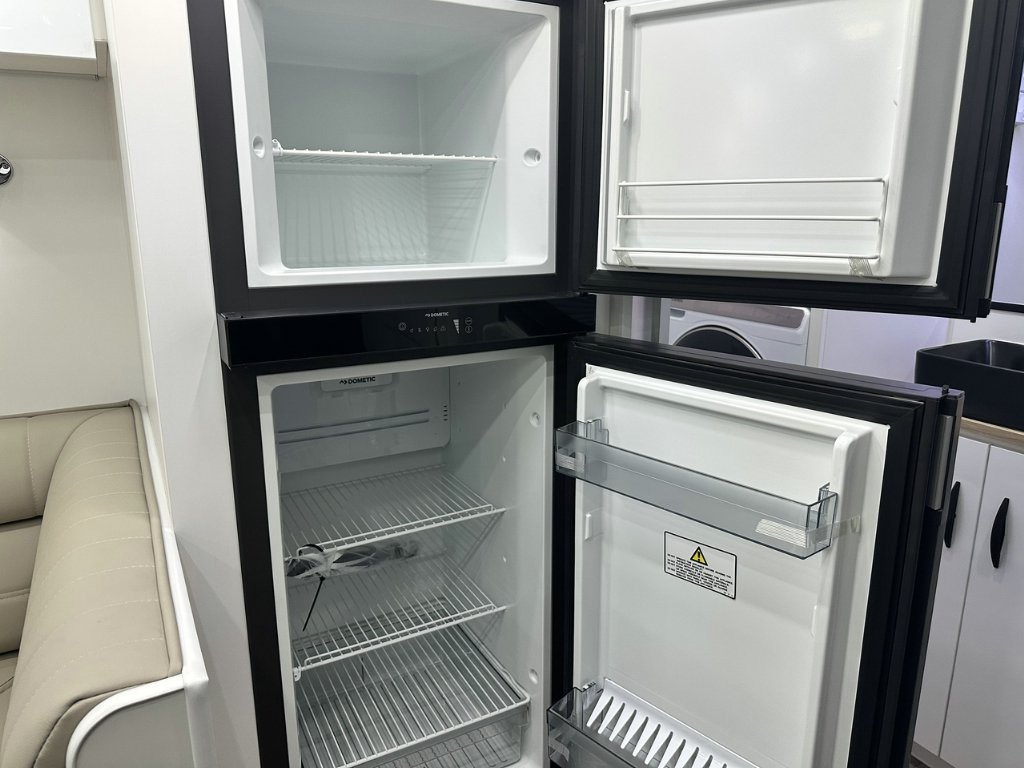 NEW 2026 SUPREME EXECUTIVE CARAVAN 2 AXLE