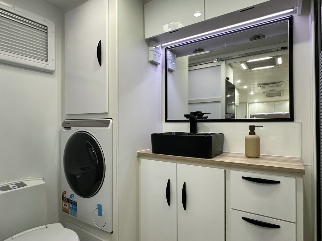 NEW 2026 SUPREME EXECUTIVE CARAVAN 2 AXLE