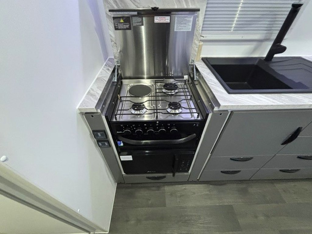 NEW 2026 LEADER CARAVANS GOLD LE CARAVAN 2 AXLE