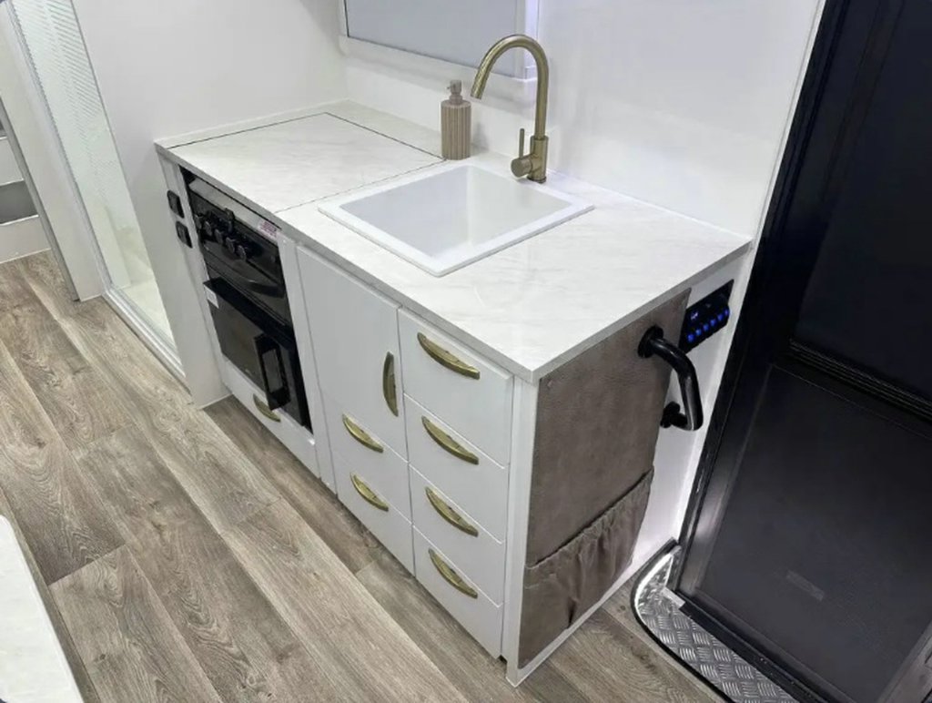 NEW 2026 LEADER CARAVANS GOLD LE CARAVAN 2 AXLE
