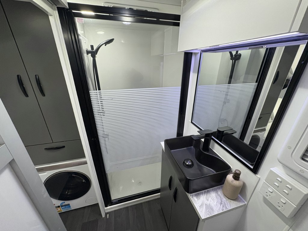 NEW 2026 LEADER CARAVANS GOLD LE CARAVAN 2 AXLE