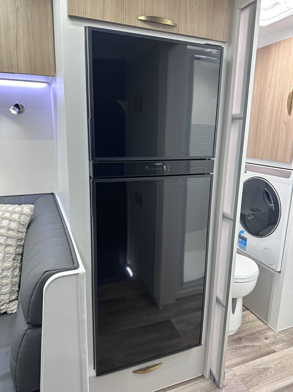 NEW 2026 SUPREME EXECUTIVE CARAVAN 2 AXLE