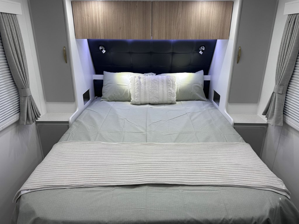 NEW 2026 SUPREME EXECUTIVE CARAVAN 2 AXLE