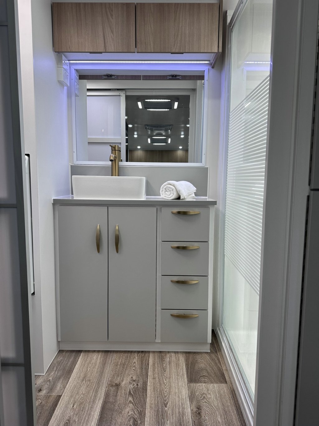 NEW 2026 SUPREME EXECUTIVE CARAVAN 2 AXLE