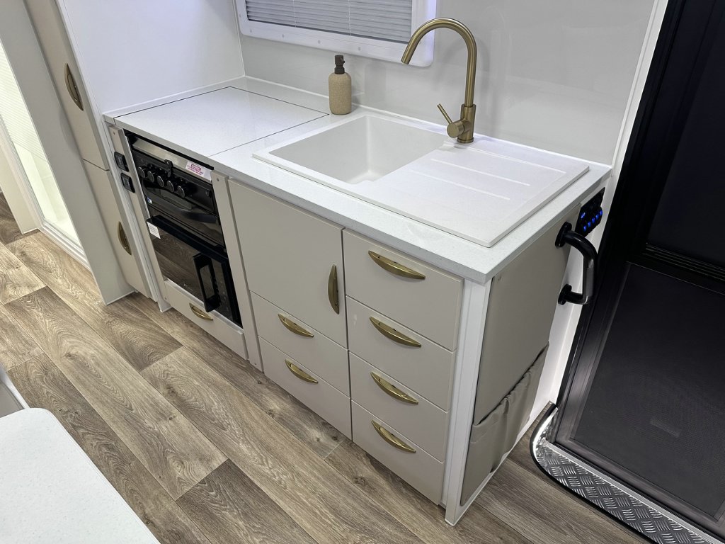 NEW 2026 LEADER CARAVANS GOLD LE CARAVAN 2 AXLE