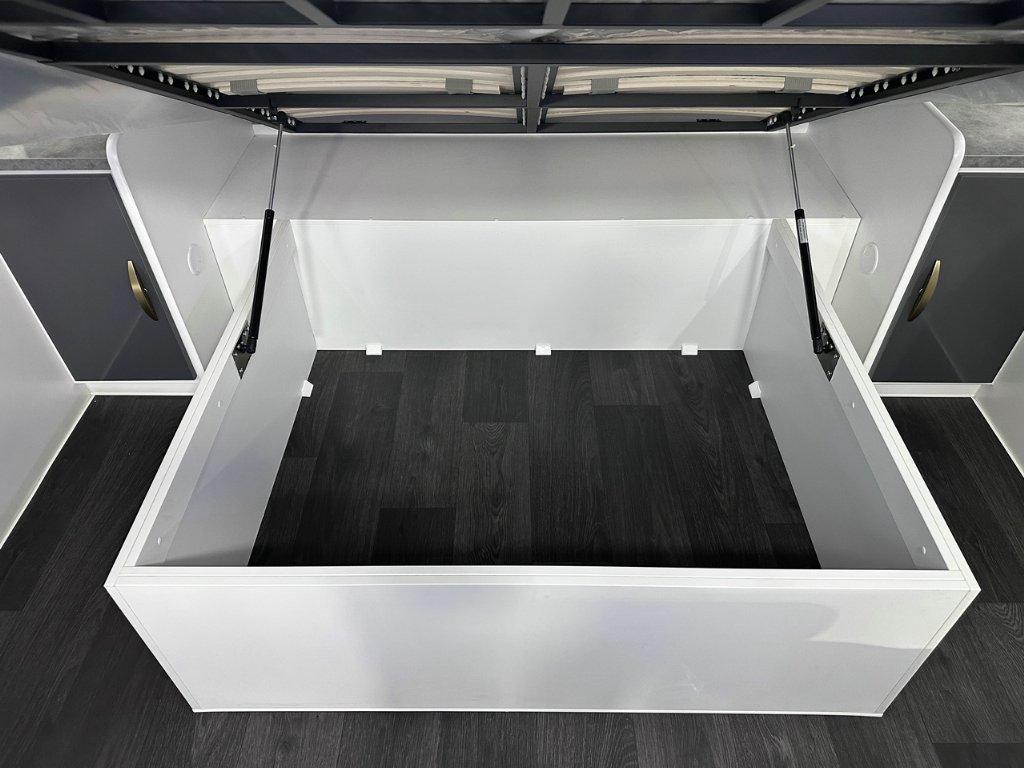 NEW 2026 SUPREME CLASSIC TOURER CARAVAN 1 AXLE