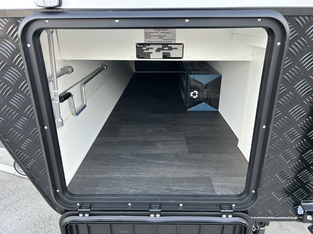 NEW 2026 SUPREME CLASSIC TOURER CARAVAN 1 AXLE