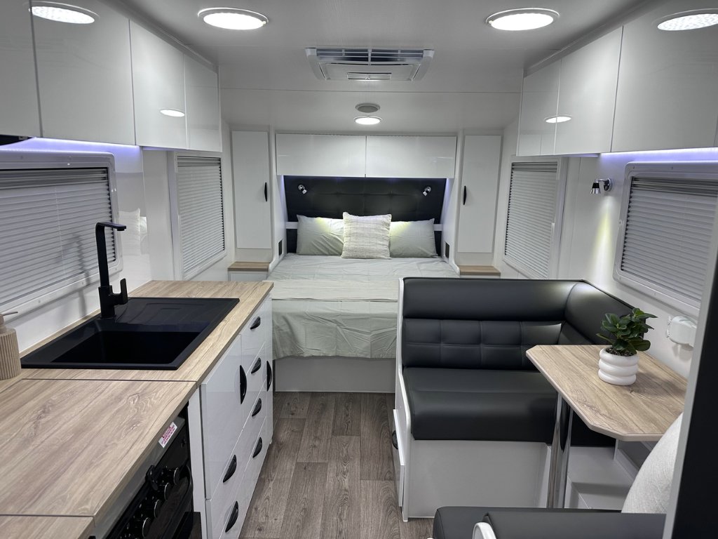 NEW 2026 SUPREME CLASSIC CARAVAN 2 AXLE