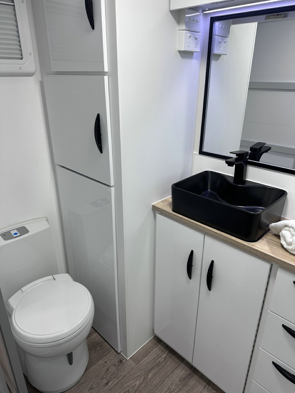 NEW 2026 SUPREME CLASSIC CARAVAN 2 AXLE