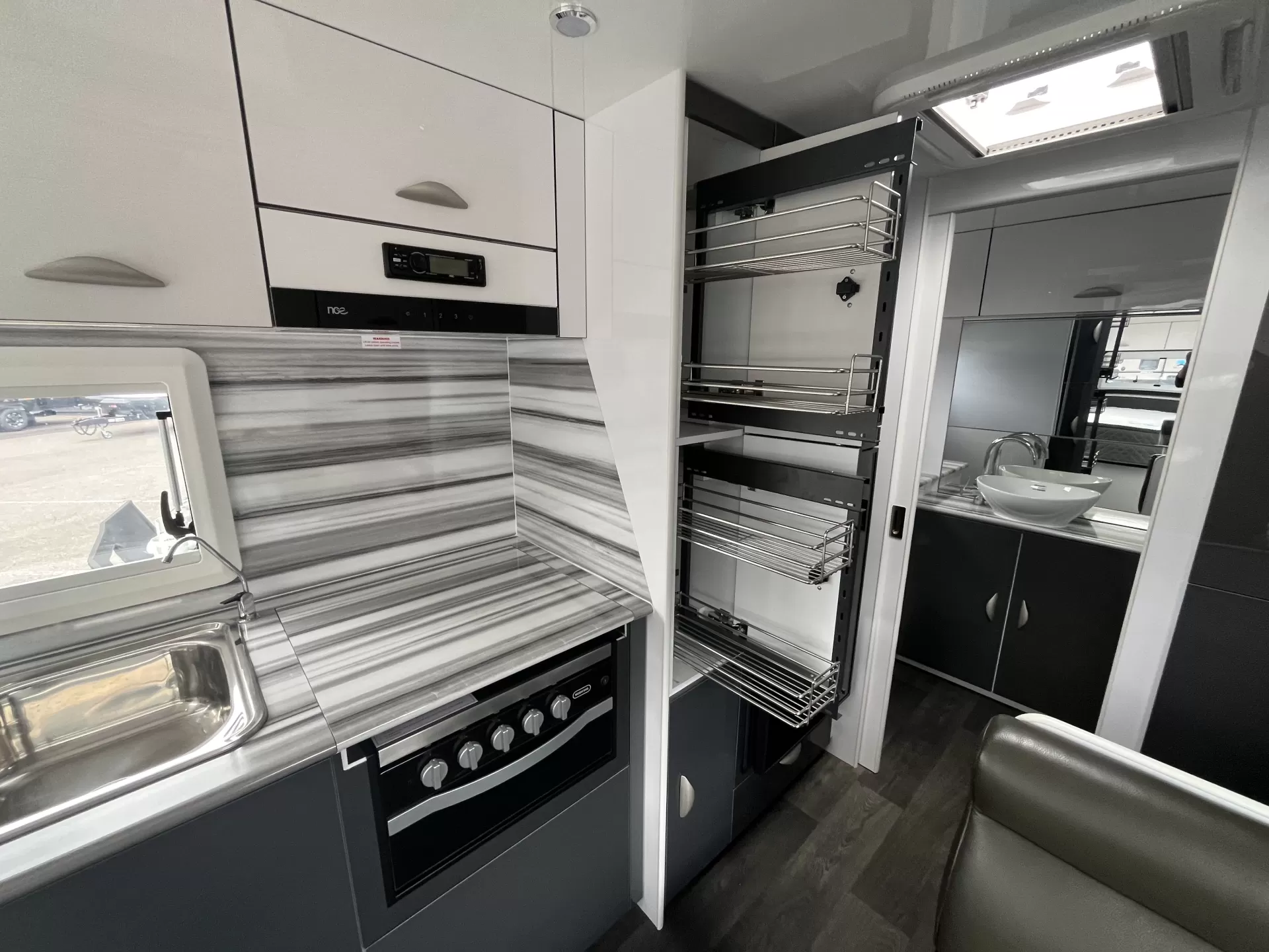 2021 REGENT DISCOVERER 19'6