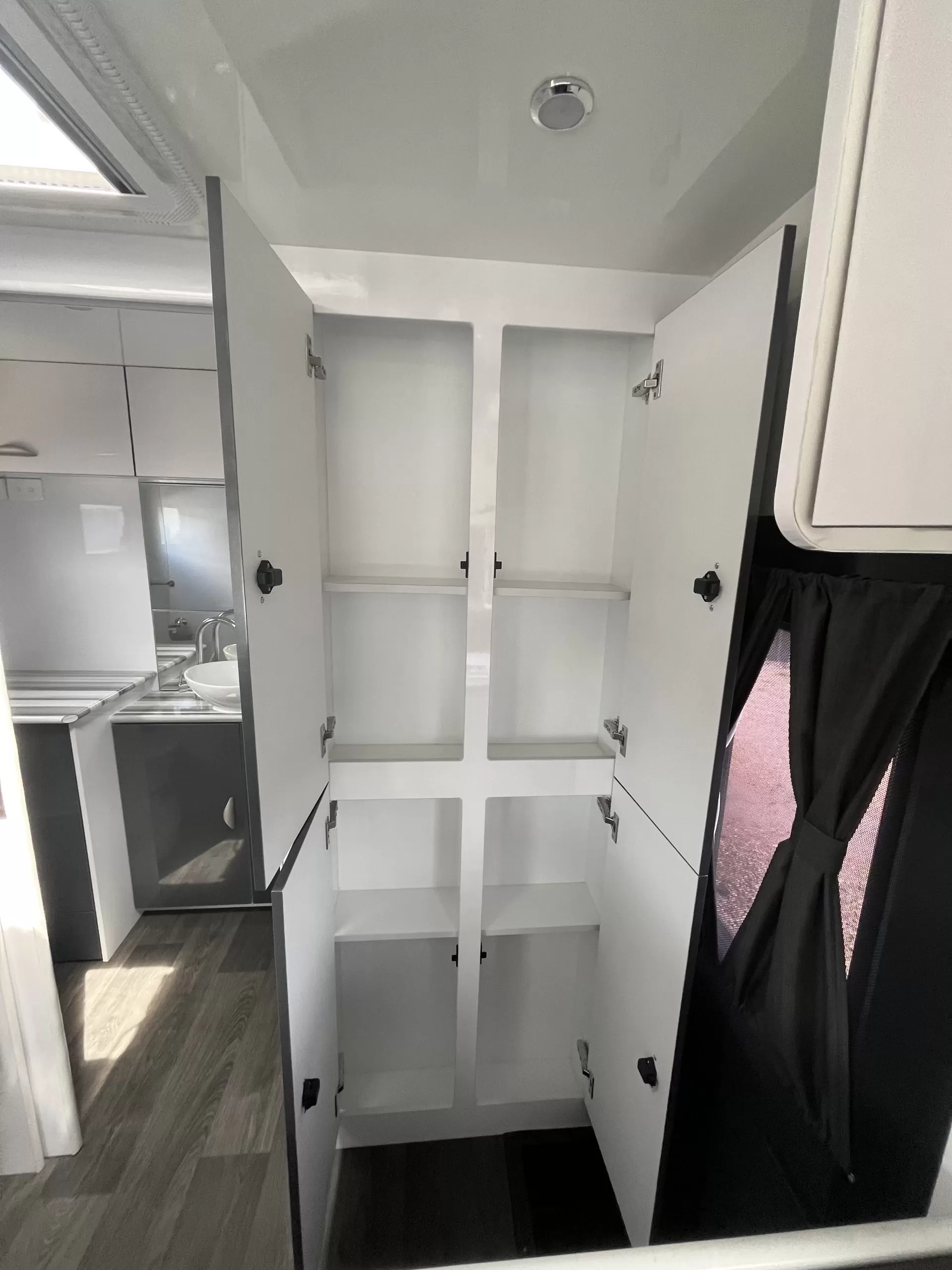 2021 REGENT DISCOVERER 19'6