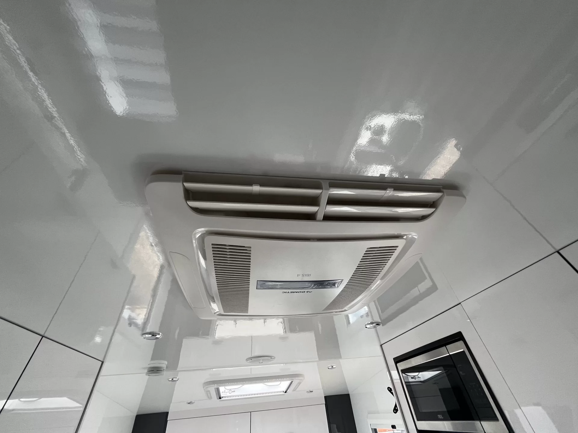 2021 REGENT DISCOVERER 19'6