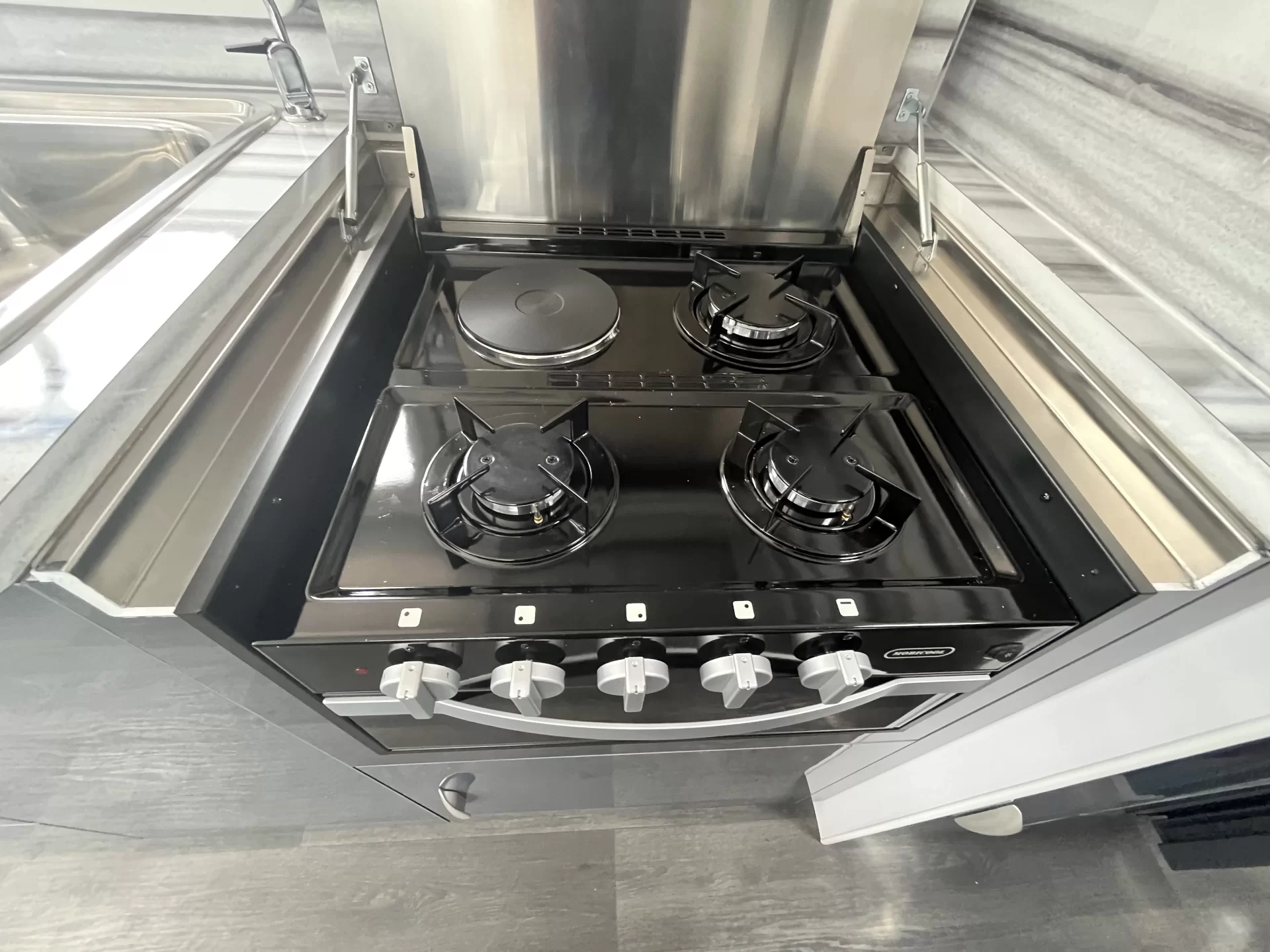 2021 REGENT DISCOVERER 19'6