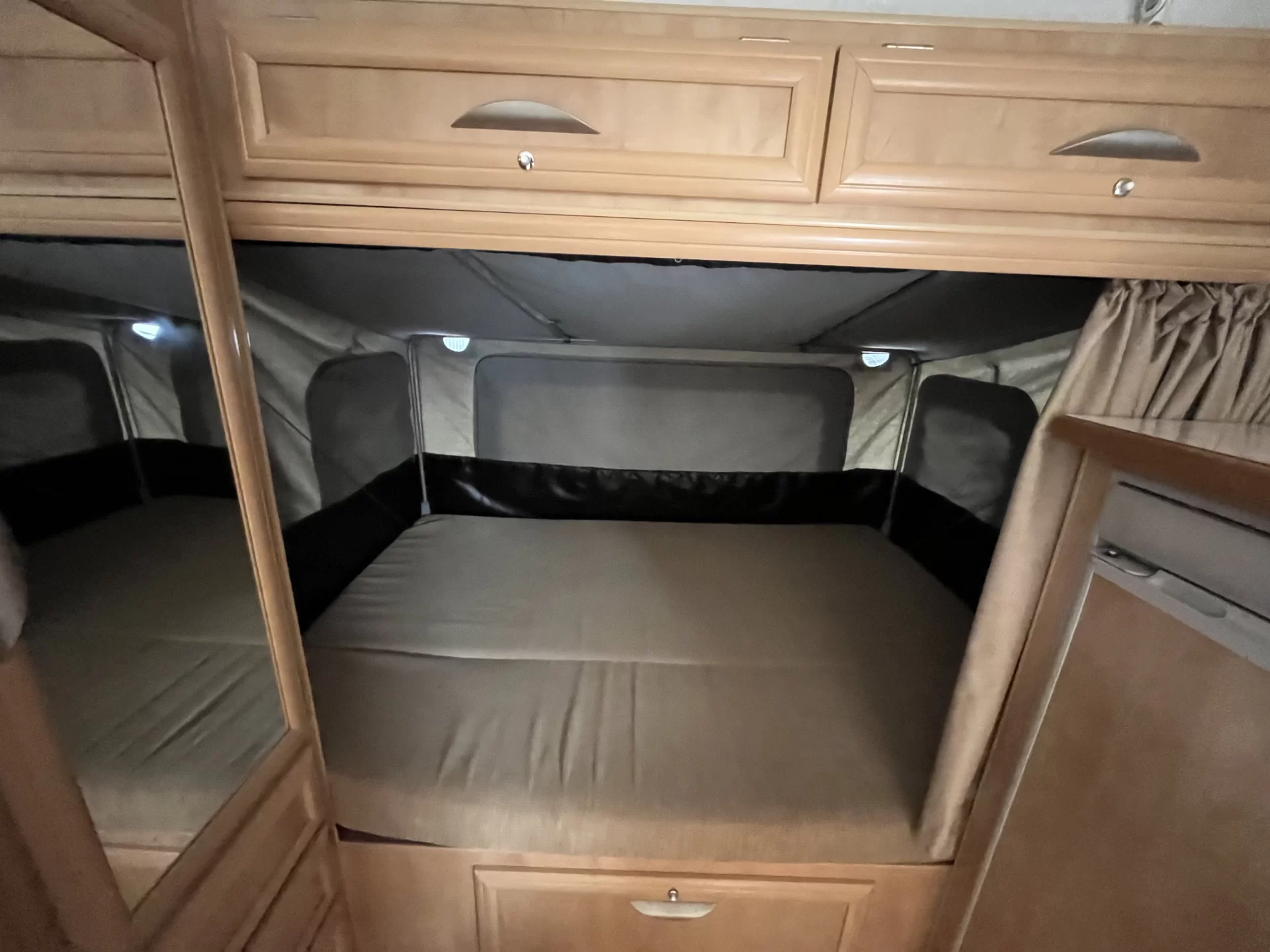 2010 Paramount Duet Bunk with Expandas