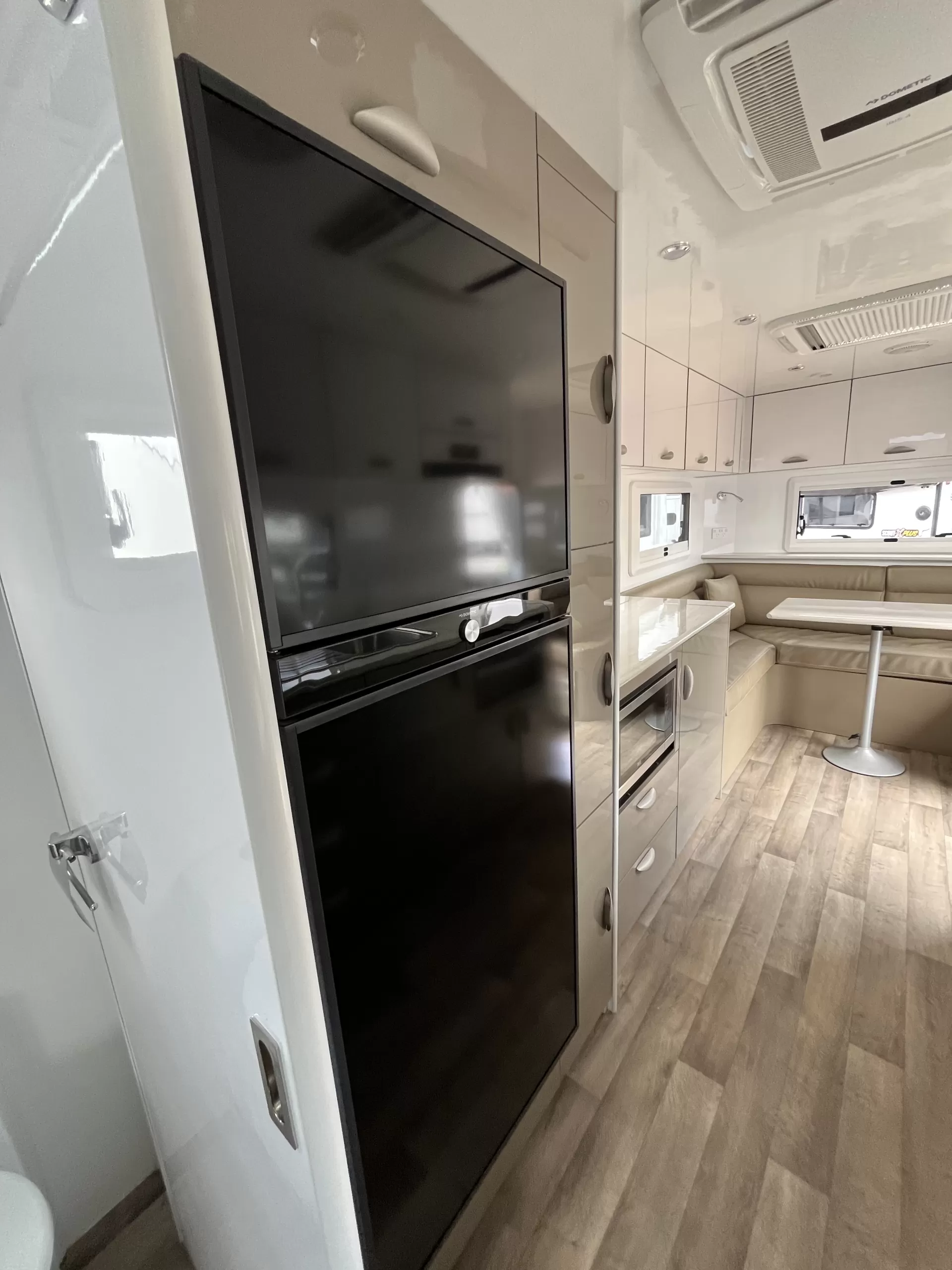 2021 Regent Discoverer Rear Club