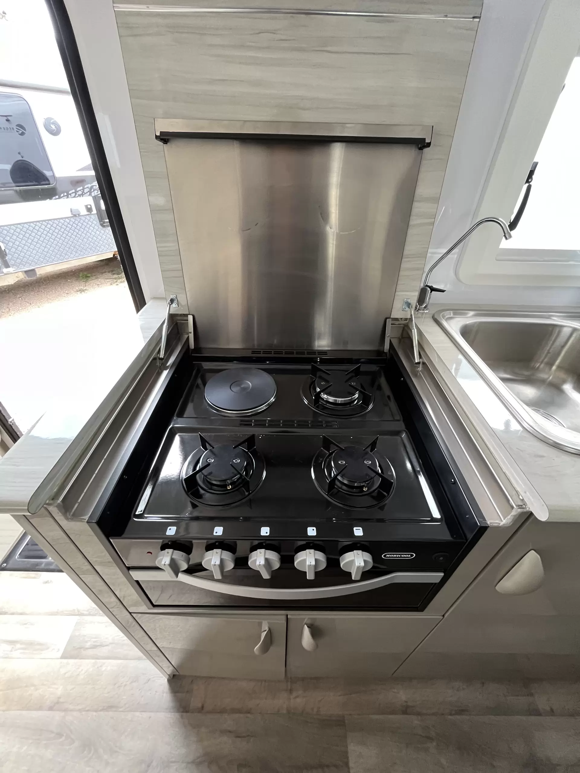 2021 Regent Discoverer Rear Club