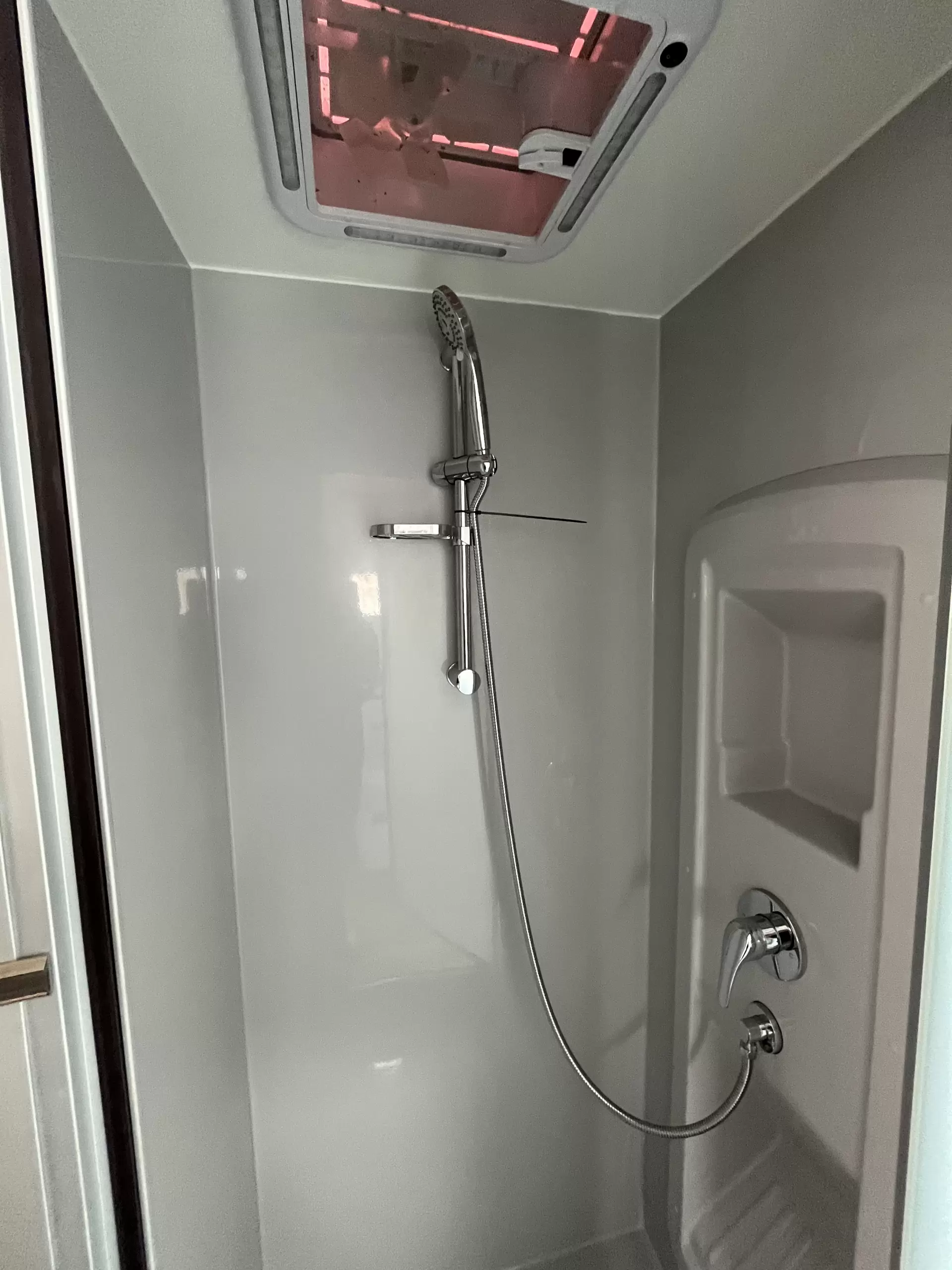 2021 Regent Discoverer Rear Club