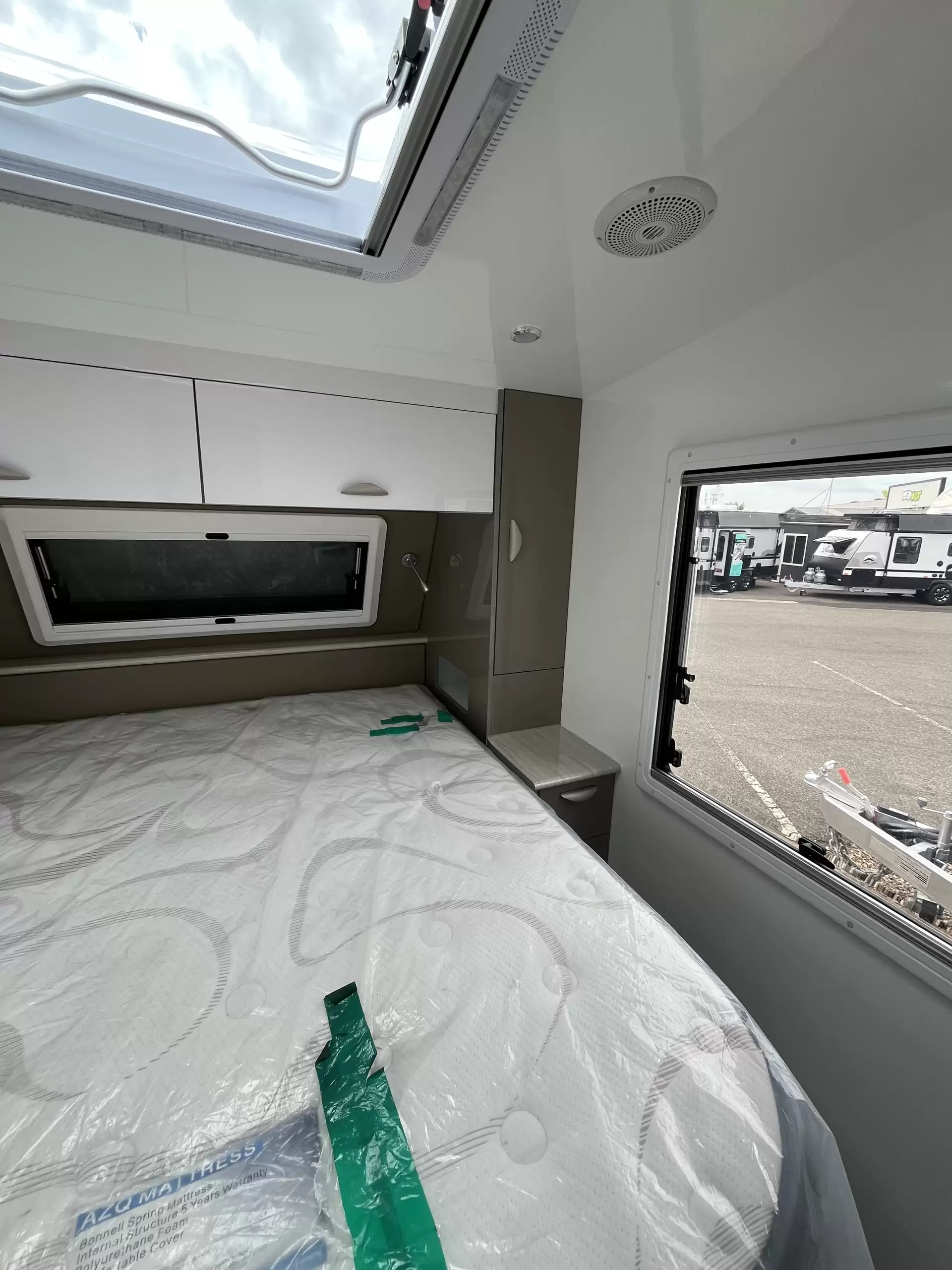 2021 Regent Discoverer Rear Club