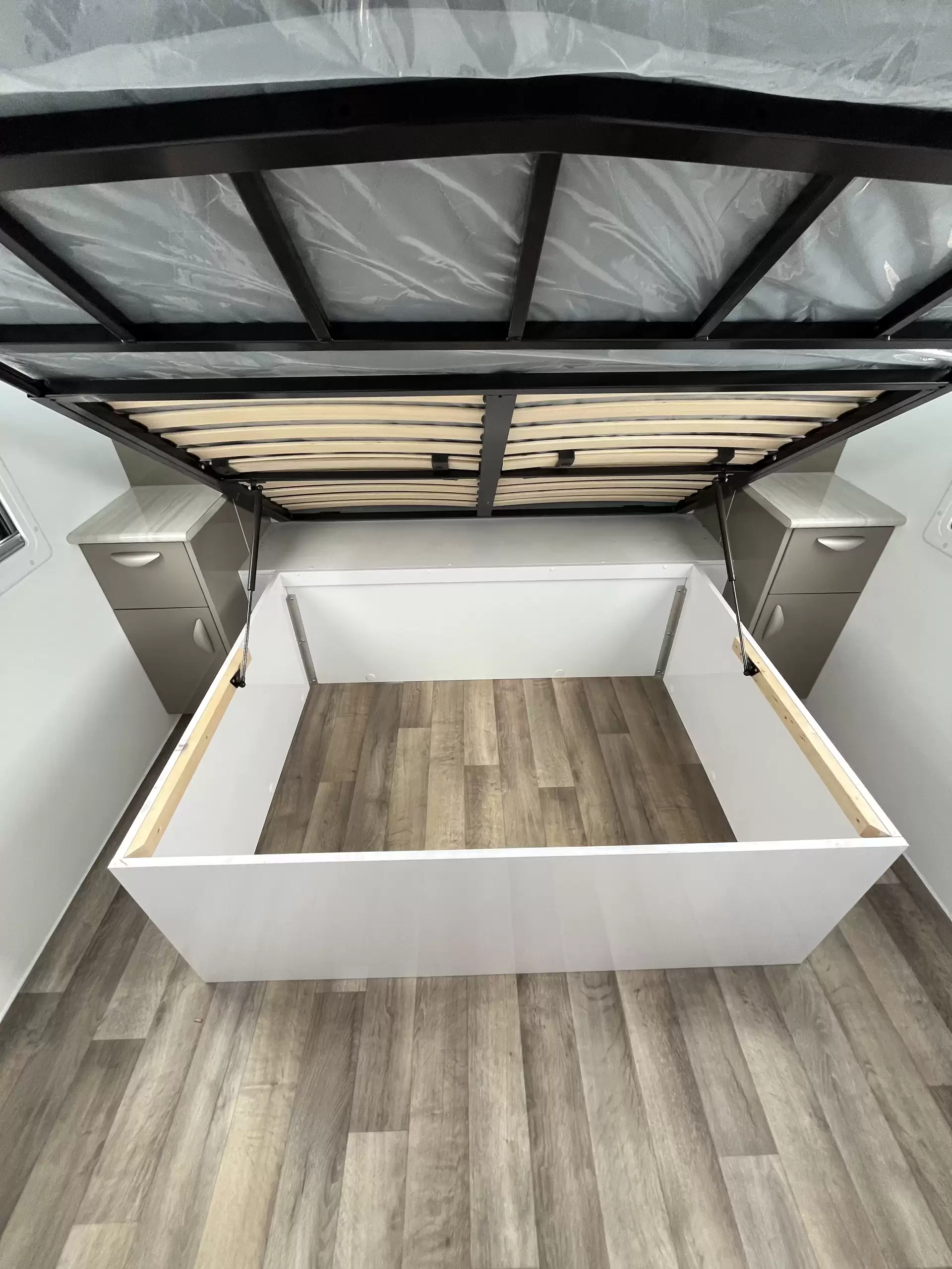 2021 Regent Discoverer Rear Club