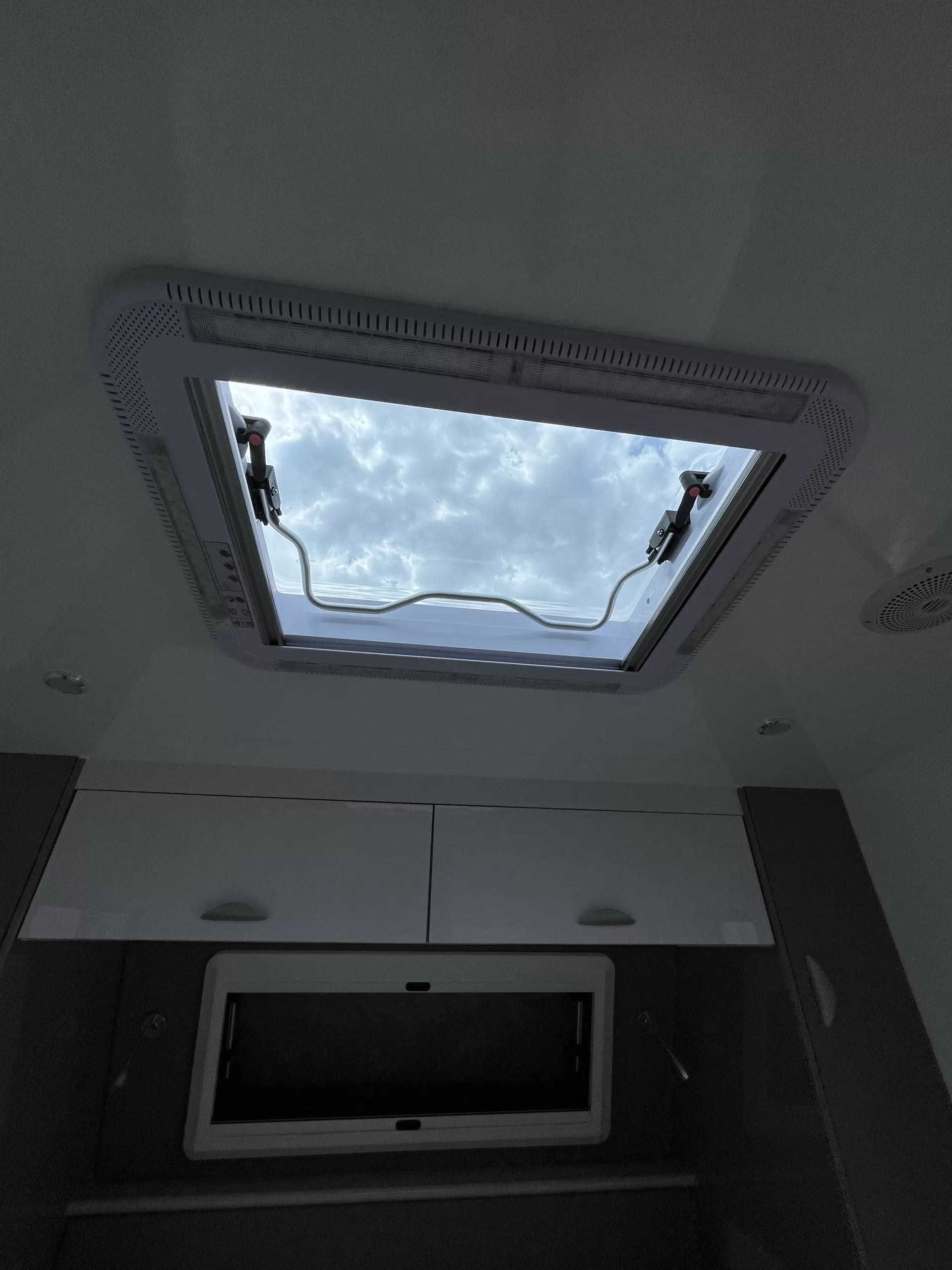 2021 Regent Discoverer Rear Club