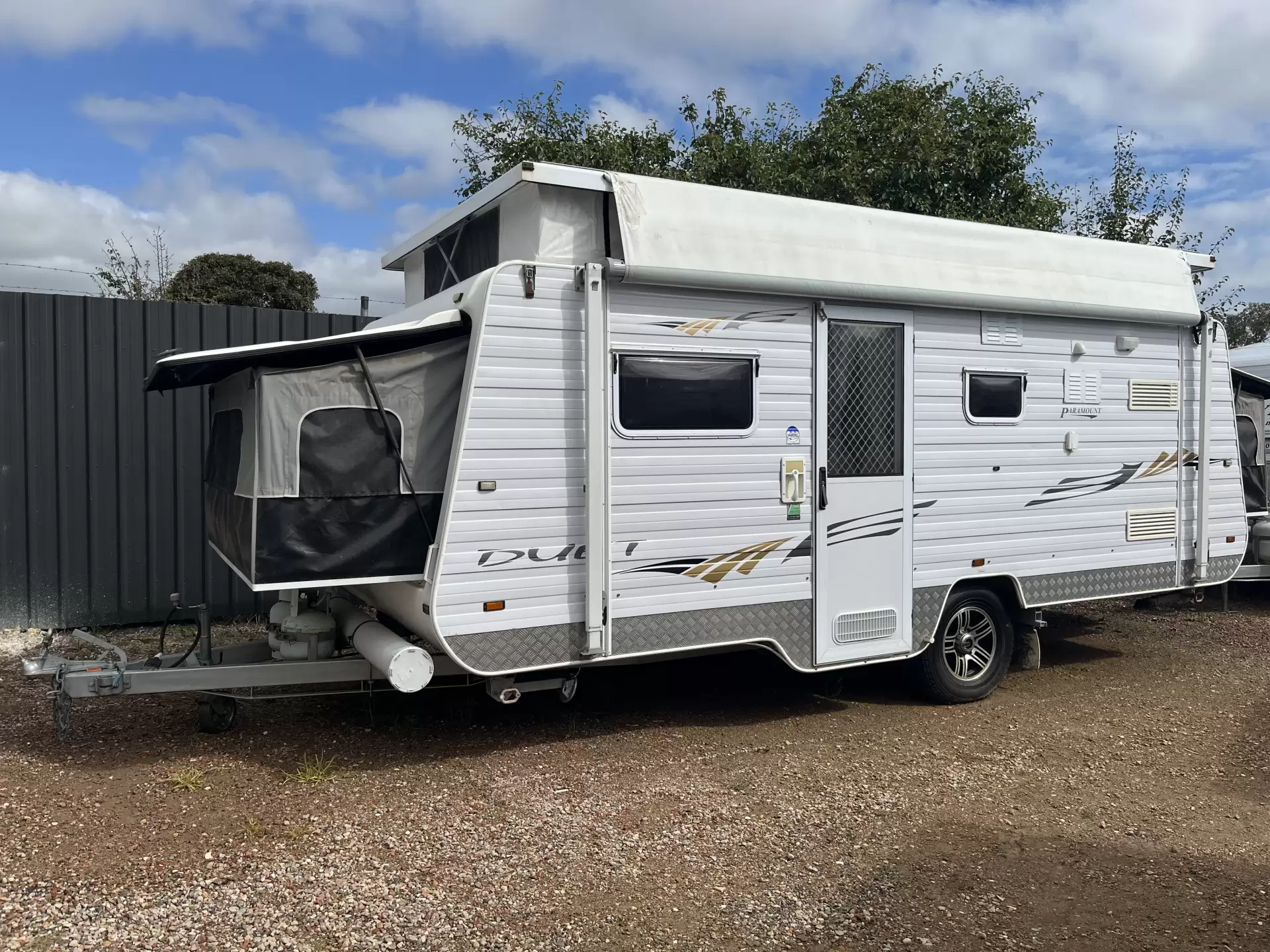 Paramount Duet Family Van