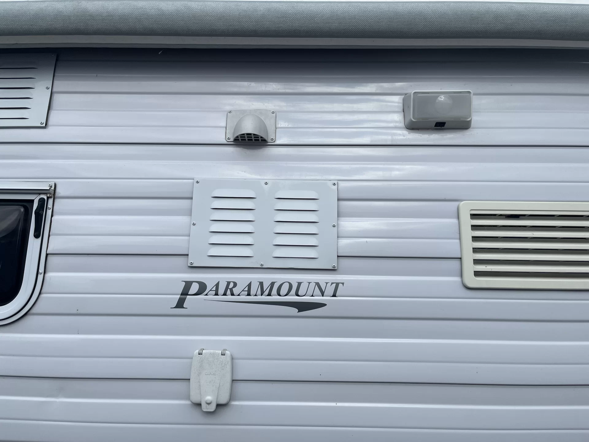 Paramount Duet Family Van