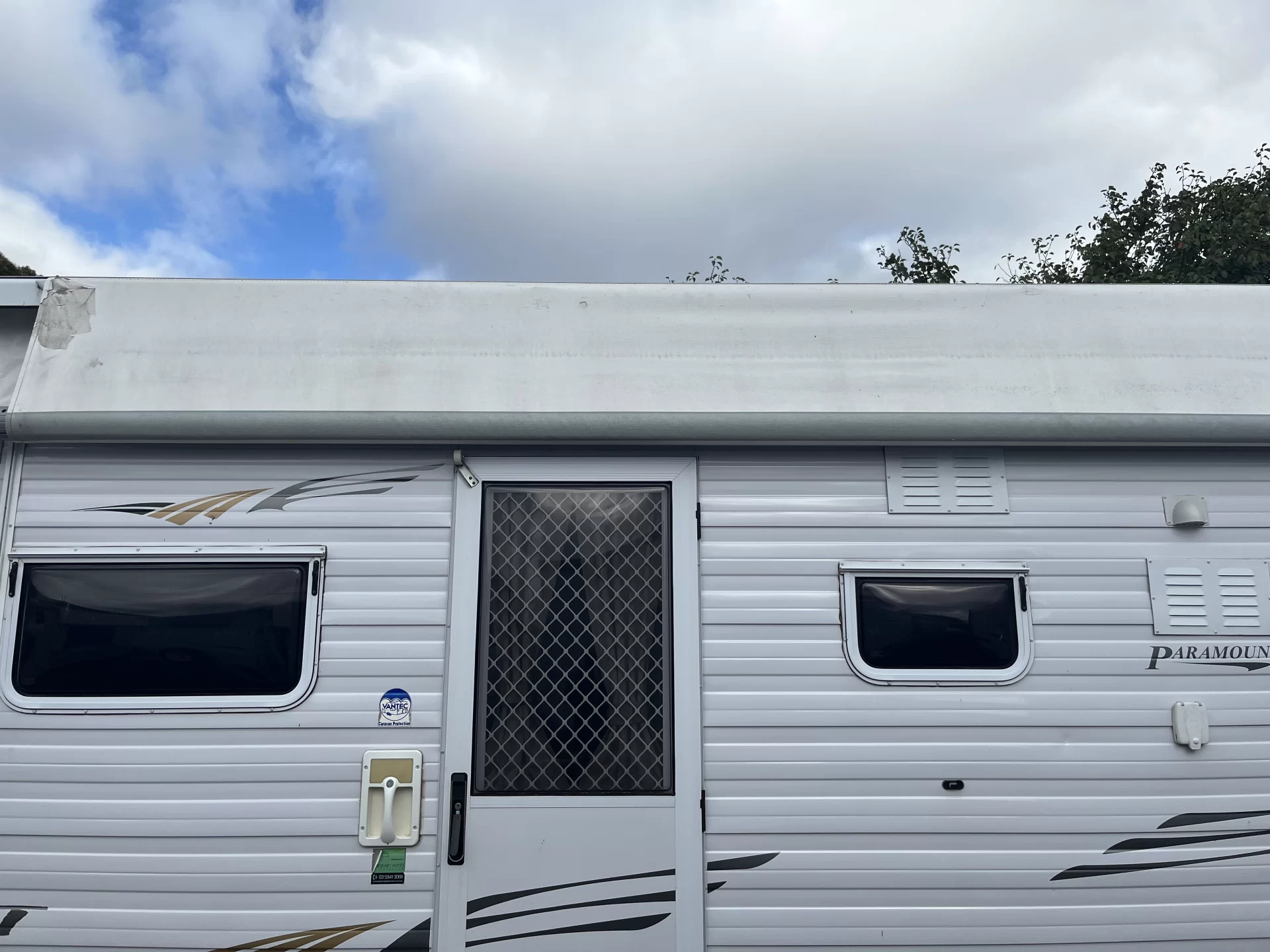 Paramount Duet Family Van