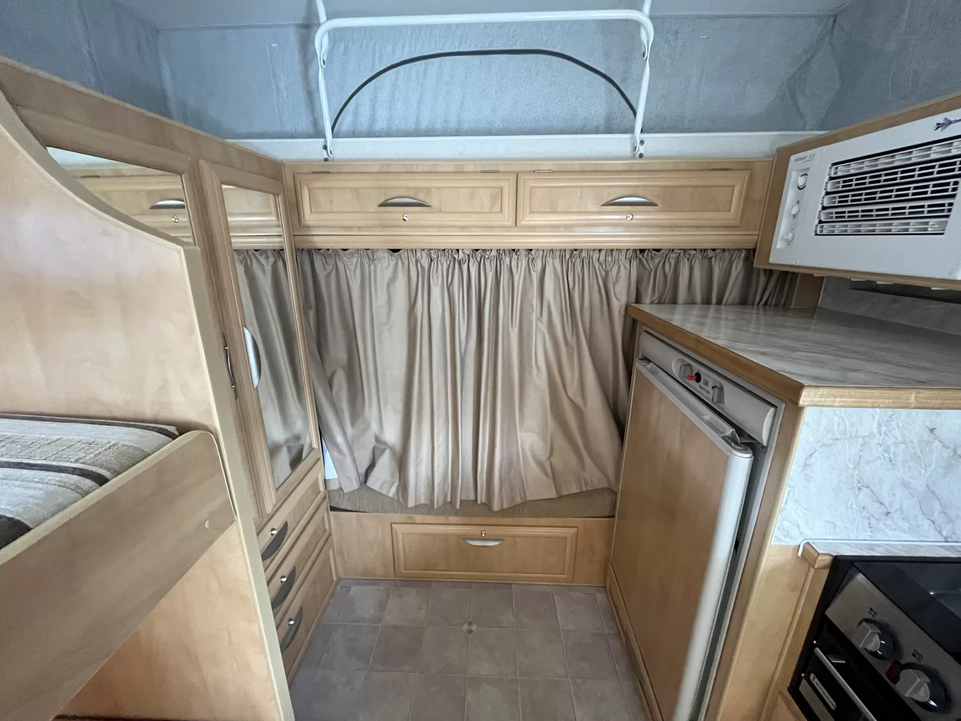 Paramount Duet Family Van