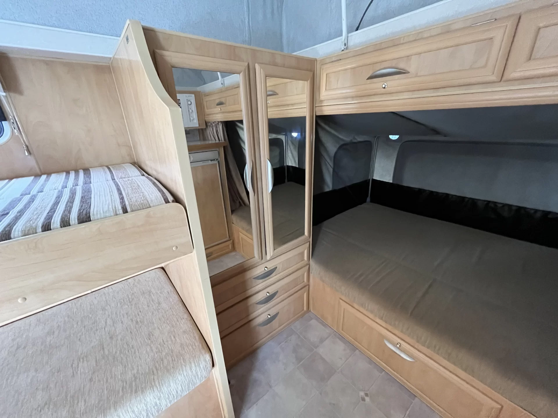 Paramount Duet Family Van