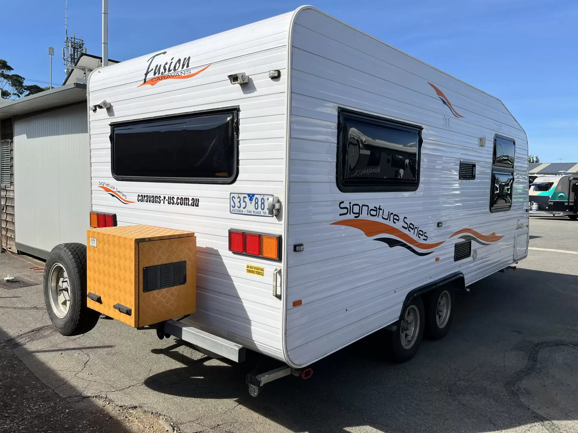 2008 Fusion Signature 18ft Couples Van