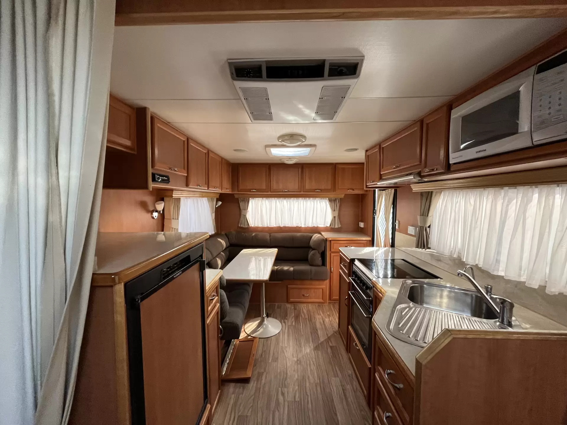 2008 Fusion Signature 18ft Couples Van