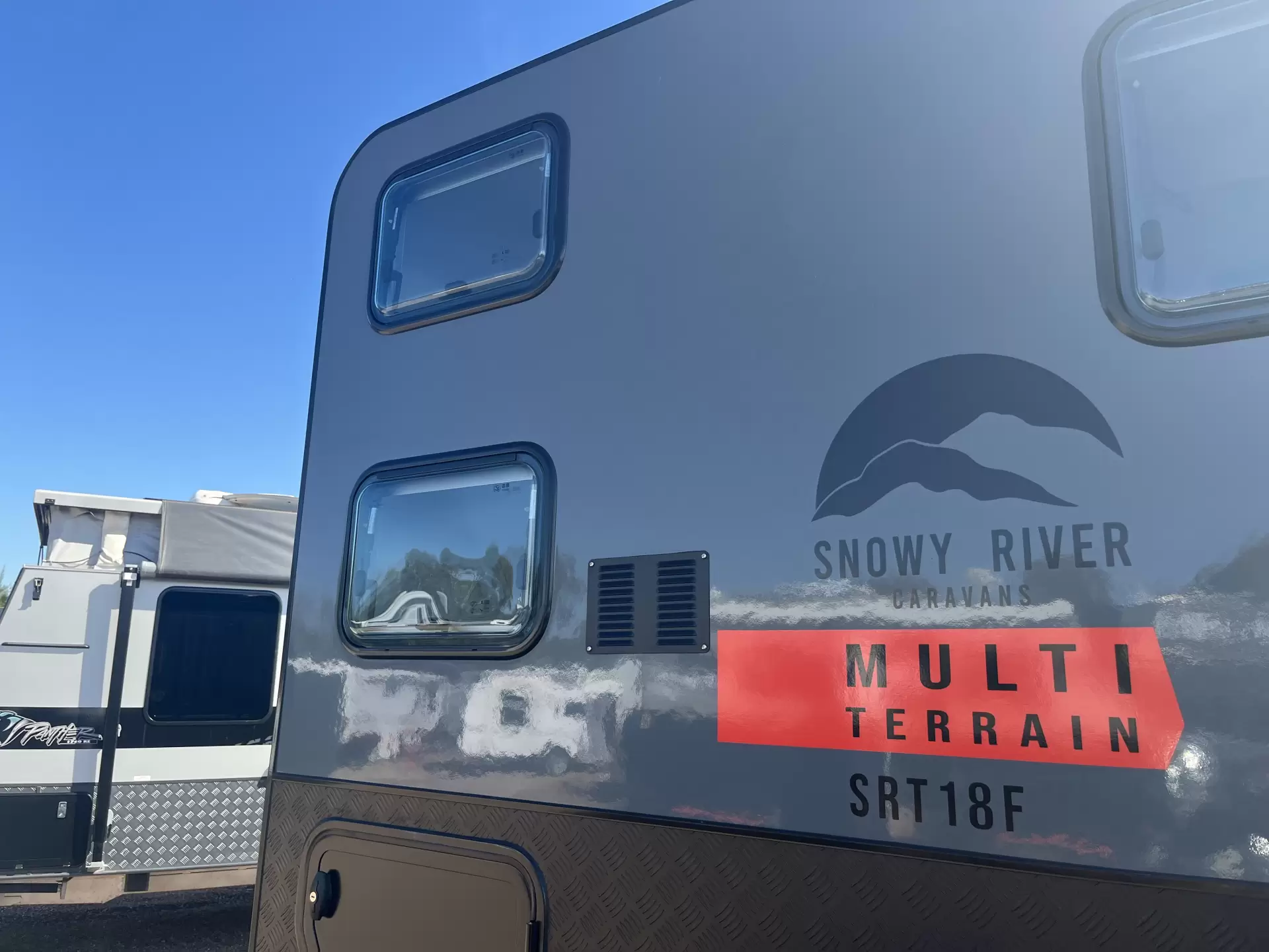 SRT-18F With double bed with 2 bunks